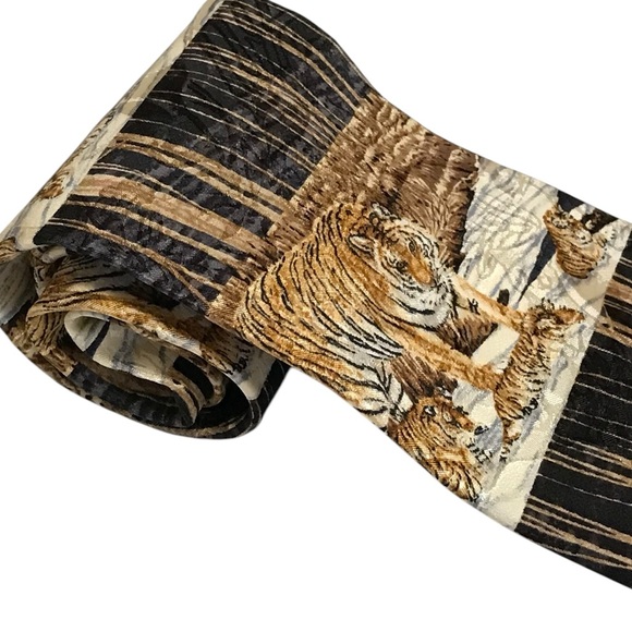Simon Combes Siberian Winter Tiger Endangered Species Men’s Necktie Tie NWT - Picture 2 of 5